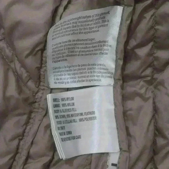 Michael Kors Taupe / Gold Tone Chevron Packable Down Coat Jacket Women's Size M - Picture 8 of 12